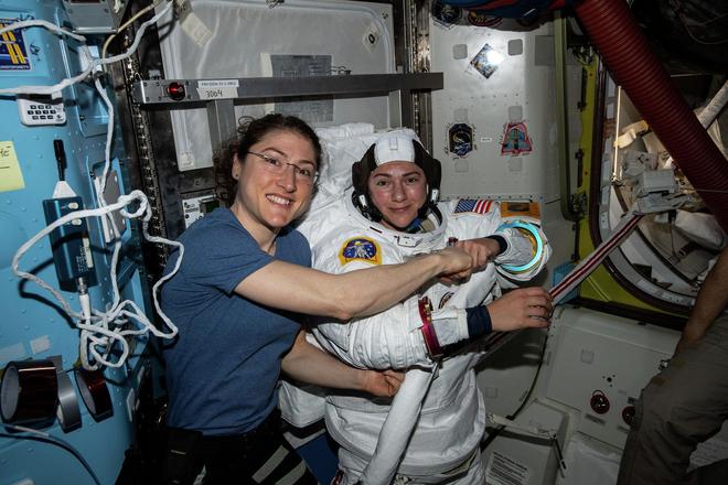 太空女宇航员们的生活需求该咋满足？如何保护隐私？有这些妙招(图12)